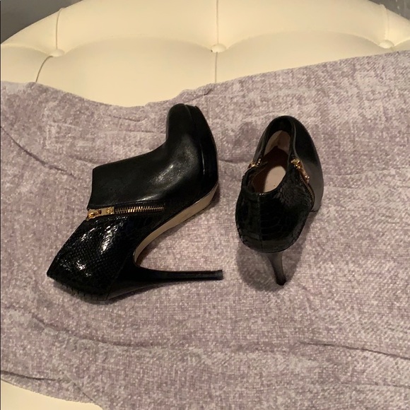 Shoes - Picture 1 of 1